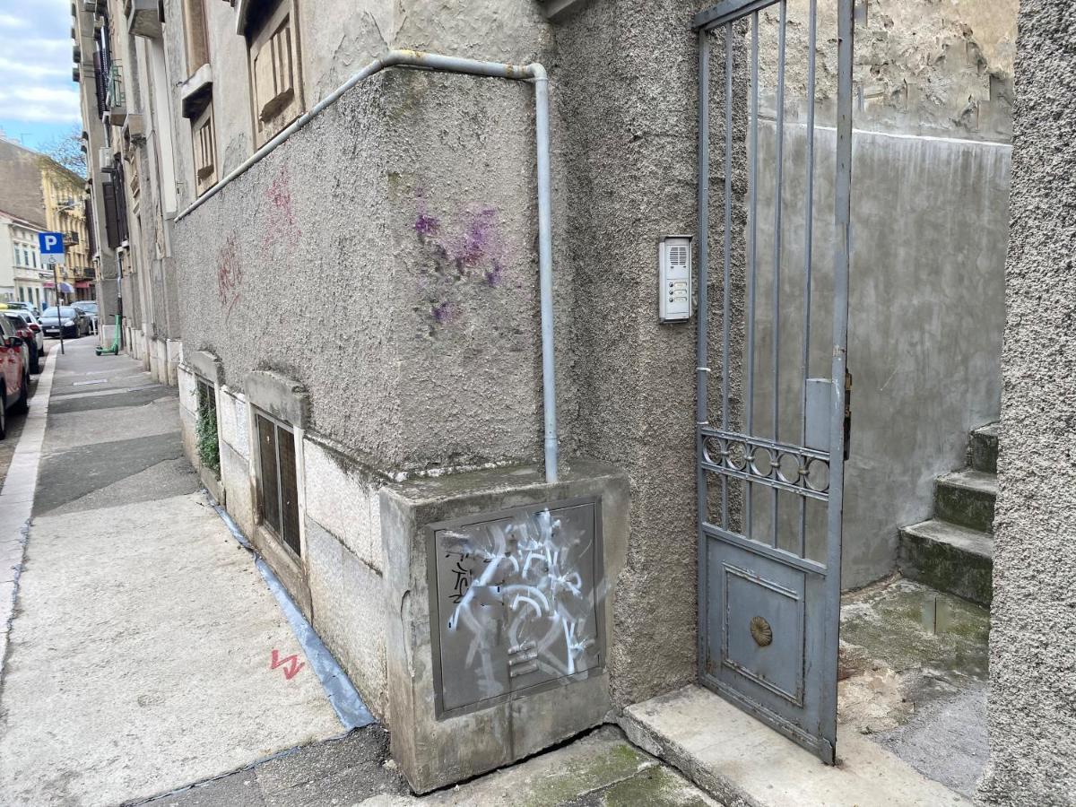 Apartman Tia Rijeka Bagian luar foto